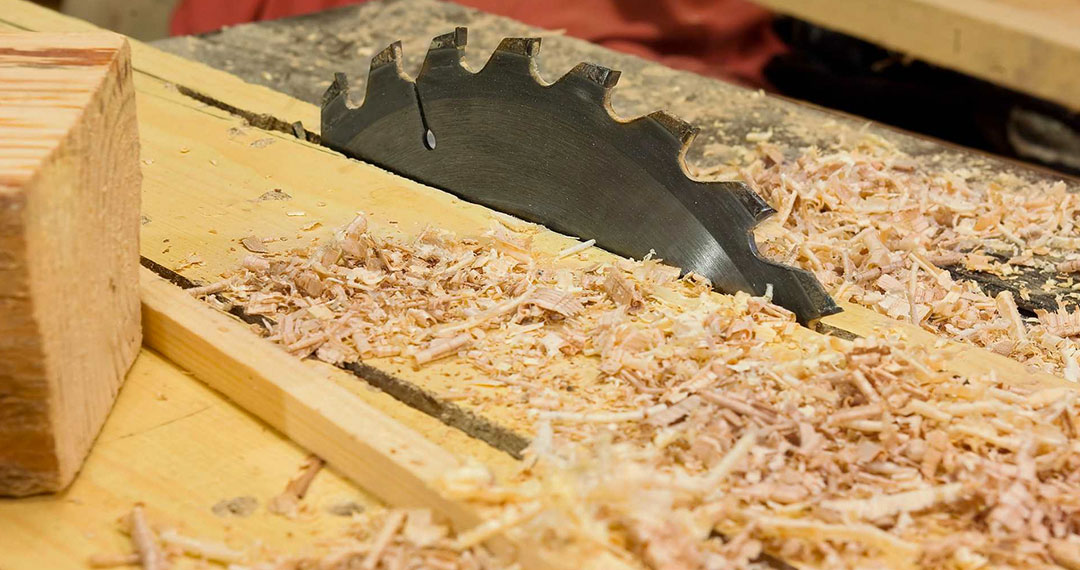 Резка и распил материалов по нужным размерам